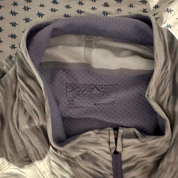 Patagonia zip up - Picture 4 of 6